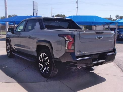 Used 2025 Chevrolet Silverado EV RST AWD/4WD image 19