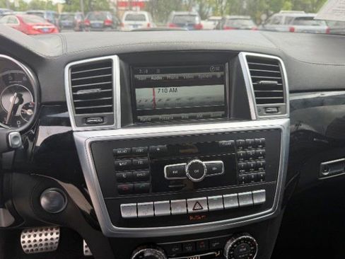 Used 2015 Mercedes-Benz GL 63 AMG 4MATIC image 18