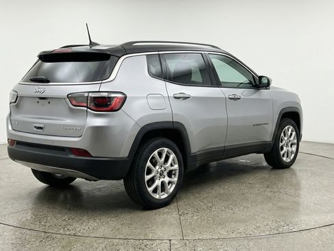 Used 2025 Jeep Compass Limited image 9