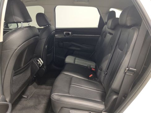 Used 2023 Kia Sorento S FWD image 18