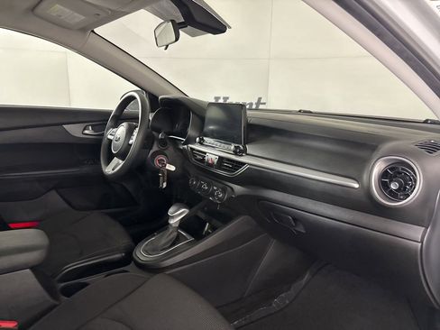 Used 2020 Kia Forte LXS image 28