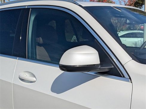 New 2026 BMW X5 xDrive50e image 13