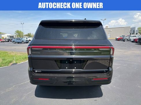 Used 2025 Lincoln Navigator Reserve AWD/4WD image 5