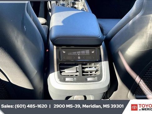 Used 2024 Volvo S60 B5 Ultimate w/ Climate Package image 23
