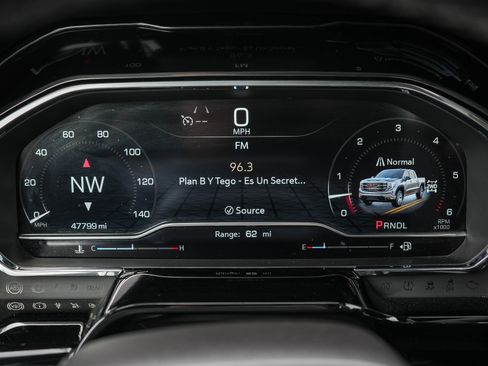 Used 2024 GMC Sierra 1500 SLT image 24