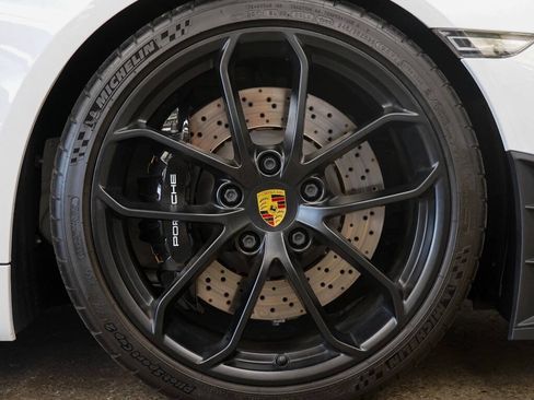Used 2020 Porsche 718 Boxster Spyder RWD image 22