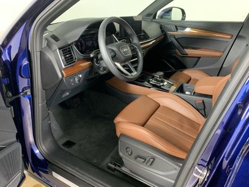 Used 2023 Audi Q5 2.0T Prestige w/ Prestige Package image 32