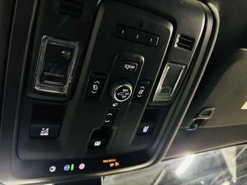 Used 2022 GMC Yukon Denali AWD/4WD image 23