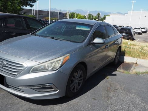 Used 2015 Hyundai Sonata SE FWD image 2