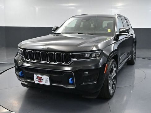 Used 2022 Jeep Grand Cherokee Overland w/ Luxury Tech Group IV image 12
