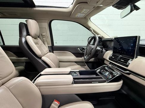 Used 2024 Lincoln Navigator L Reserve AWD/4WD image 45