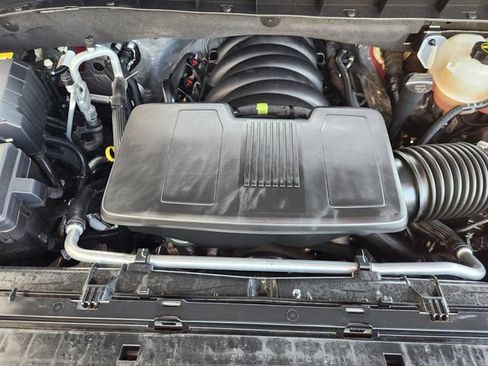 Used 2024 Chevrolet Silverado 1500 RST w/ Z71 Off-Road Package AWD/4WD image 32