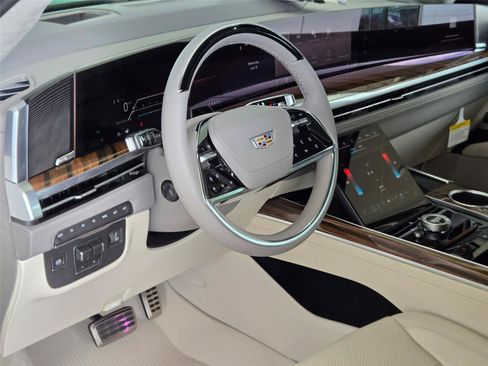 New 2026 Cadillac Escalade ESV Platinum Sport w/ LPO, Floor Liner Package AWD/4WD image 10