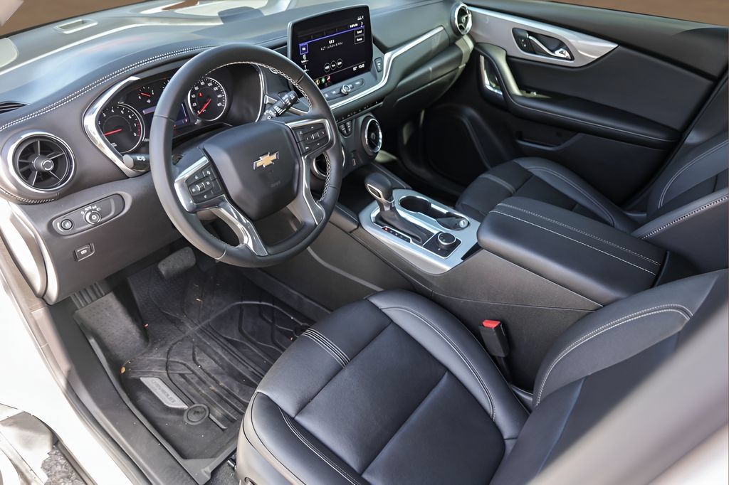 Used 2023 Chevrolet Blazer LT FWD image 10