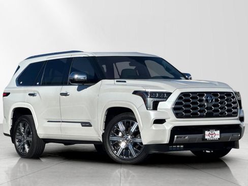 Used 2023 Toyota Sequoia Capstone image 1