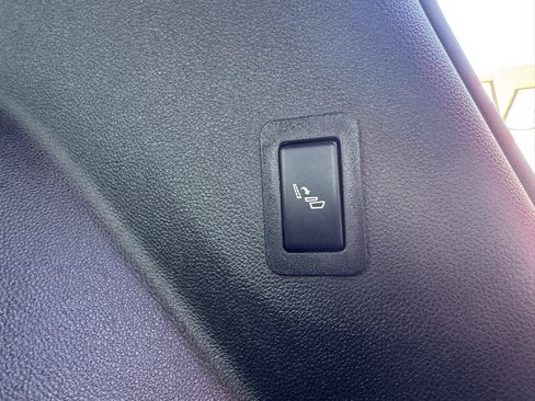 Used 2026 GMC Yukon Denali w/ Sun & Power Step Package AWD/4WD image 16
