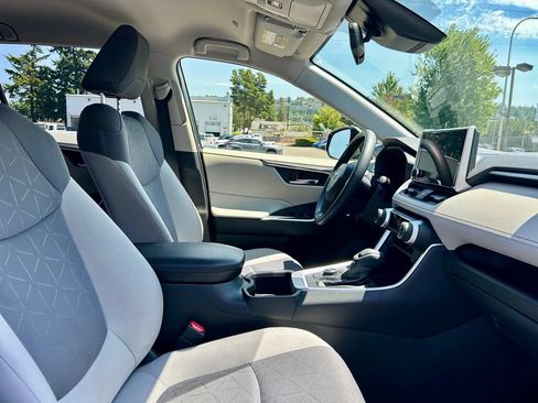 Certified 2023 Toyota RAV4 XLE AWD/4WD image 17