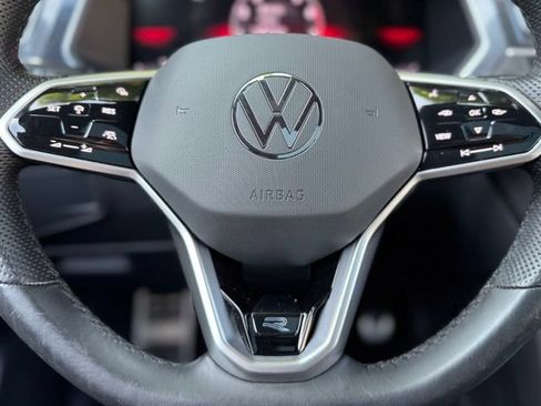 Used 2024 Volkswagen Tiguan SE R-Line AWD/4WD image 20