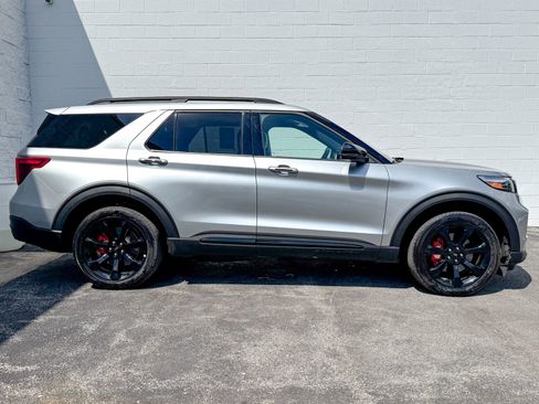 Used 2024 Ford Explorer ST w/ Equipment Group 401A AWD/4WD image 4