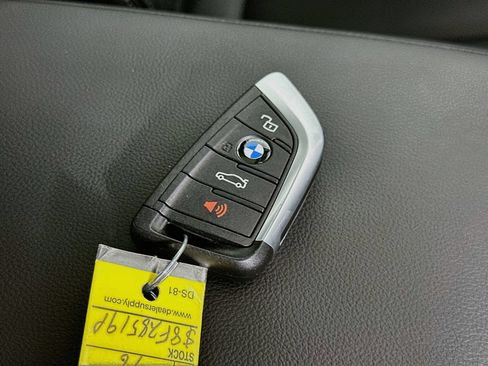 Used 2025 BMW 330i xDrive Sedan AWD/4WD image 46
