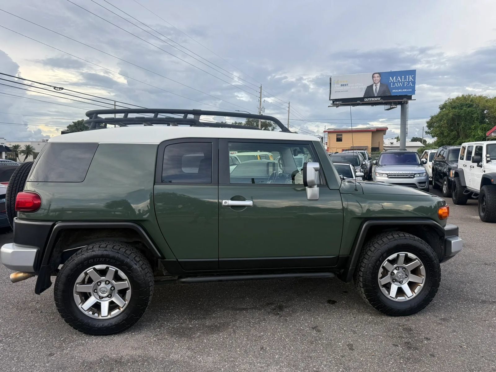 Used 2014 Toyota FJ Cruiser 4WD w/ Upgrade Package image 4