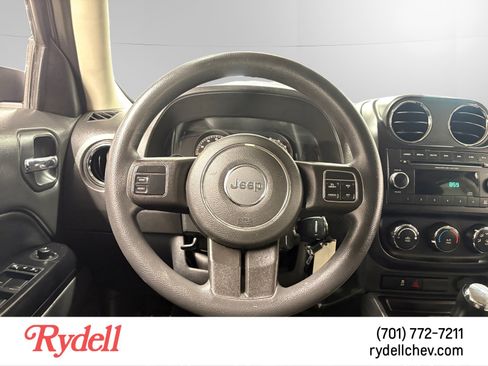 Used 2015 Jeep Patriot Sport w/ Power Value Group AWD/4WD image 13