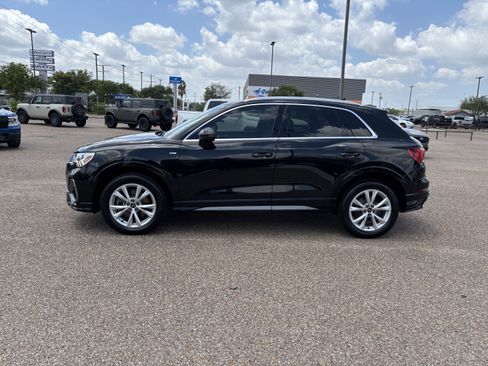 Used 2022 Audi Q3 2.0T Premium Plus w/ Premium Plus Package AWD/4WD image 4