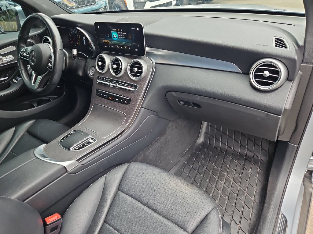 Used 2021 Mercedes-Benz GLC 300 4MATIC image 17
