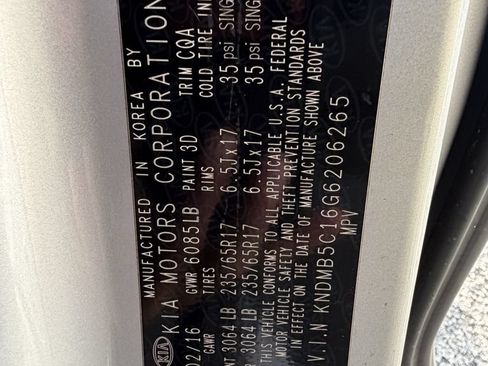 Used 2016 Kia Sedona LX w/ LX Convenience Package FWD image 32