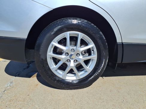 Used 2022 Chevrolet Equinox LS w/ LPO, Floor Liner Package image 7