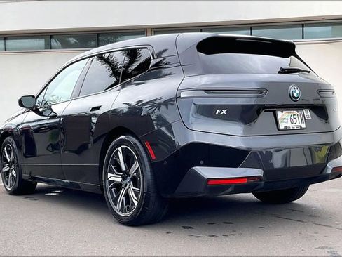 Certified 2022 BMW iX xDrive50 w/ Premium Package image 10