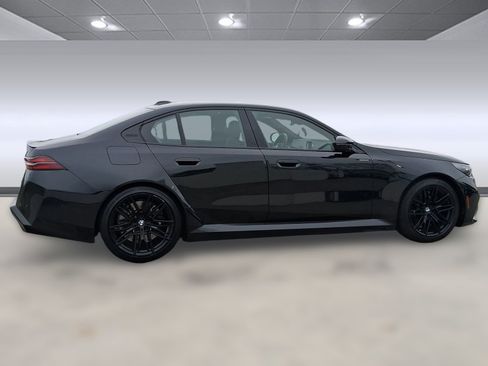 Used 2025 BMW M5 w/ Executive Package image 6