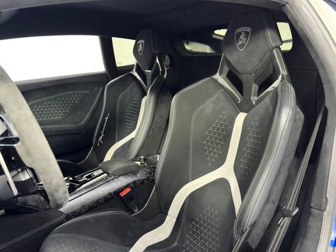 Used 2018 Lamborghini Huracan Performante image 42