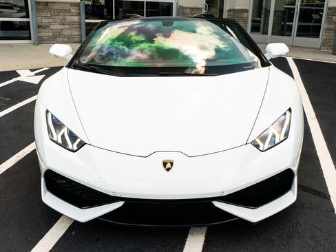 Used 2017 Lamborghini Huracan LP 610-4 AWD/4WD image 3