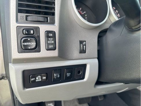 Used 2013 Toyota Tundra 4x4 Double Cab w/ Tow Pkg image 17