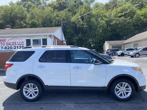 Used 2013 Ford Explorer XLT AWD/4WD image 4