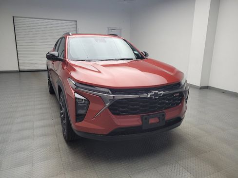 Used 2024 Chevrolet Trax RS w/ Sunroof Package FWD image 14