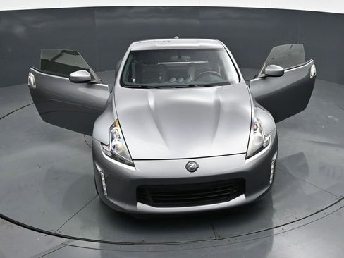 Used 2020 Nissan 370Z Touring Sport RWD image 34