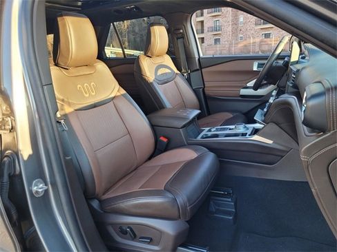 Used 2023 Ford Explorer King Ranch w/ Technology Package image 17