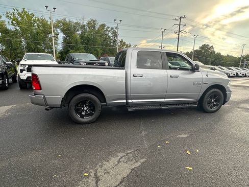 Used 2021 RAM 1500 Classic SLT AWD/4WD image 3