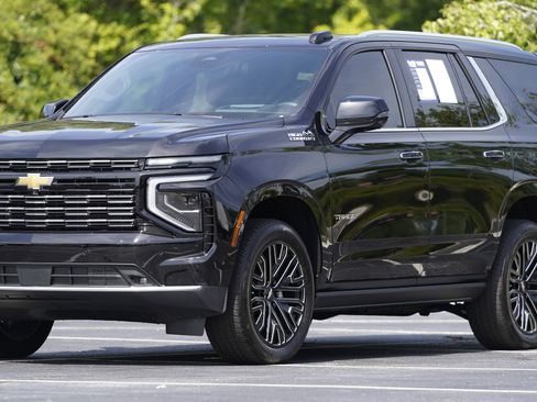 Used 2025 Chevrolet Tahoe High Country AWD/4WD image 38