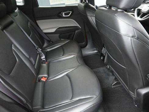 Used 2025 Jeep Compass Limited AWD/4WD image 8
