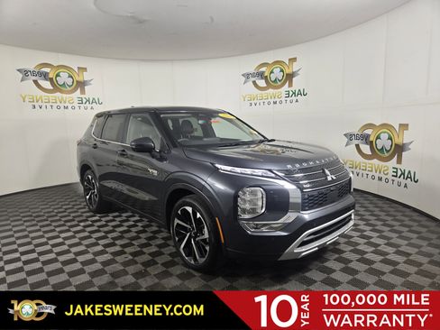 New 2025 Mitsubishi Outlander SE image 1