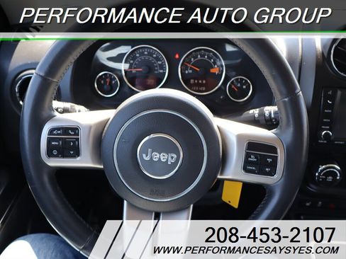 Used 2014 Jeep Patriot Limited w/ Sun/Sound Group AWD/4WD image 16