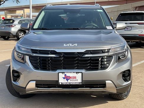 Used 2025 Kia Seltos S image 3
