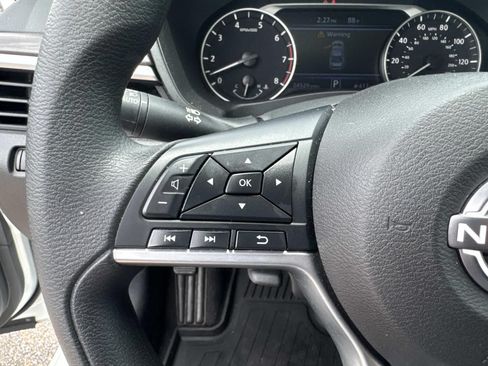 Used 2025 Nissan Altima 2.5 SV FWD image 23