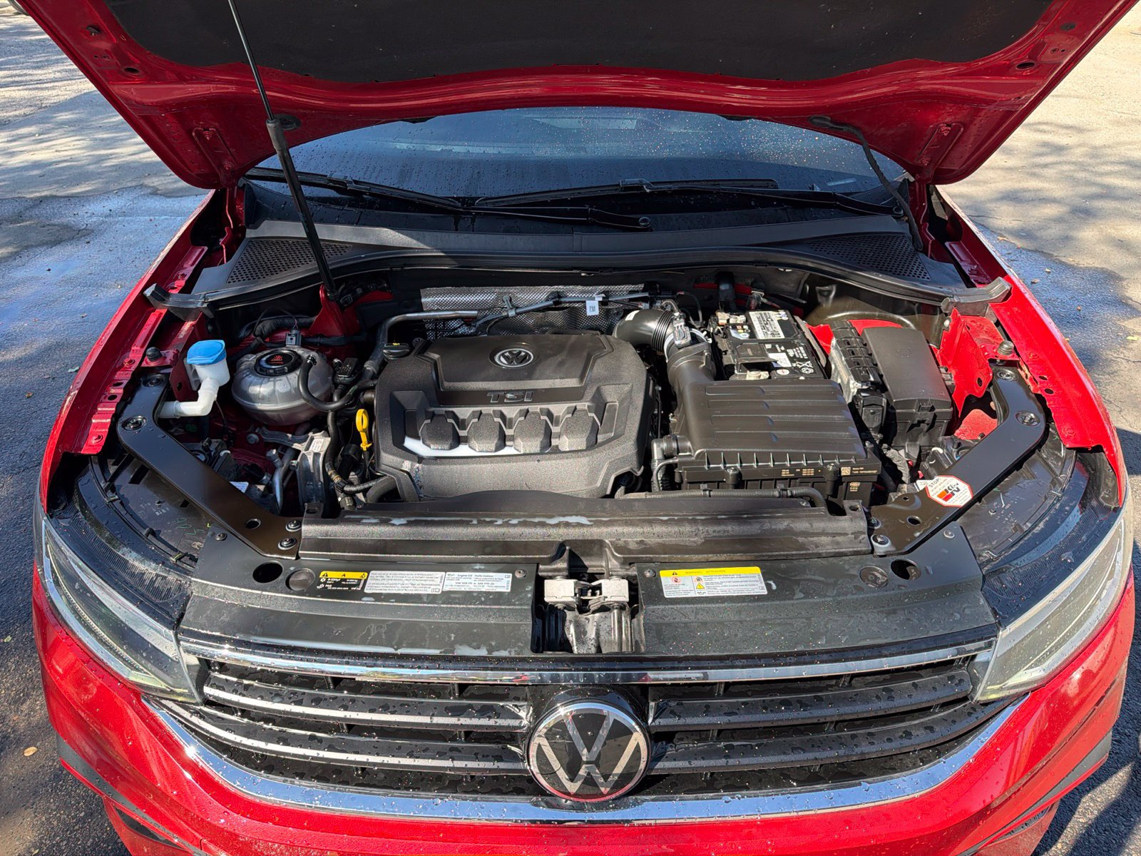 Used 2022 Volkswagen Tiguan SE AWD/4WD image 12
