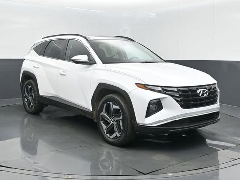 Used 2022 Hyundai Tucson SEL w/ Cargo Package AWD/4WD image 2
