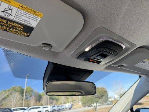 Used 2025 Toyota Corolla Cross L image 26