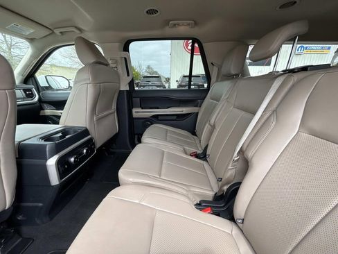 Used 2024 Ford Expedition Max XLT RWD image 11
